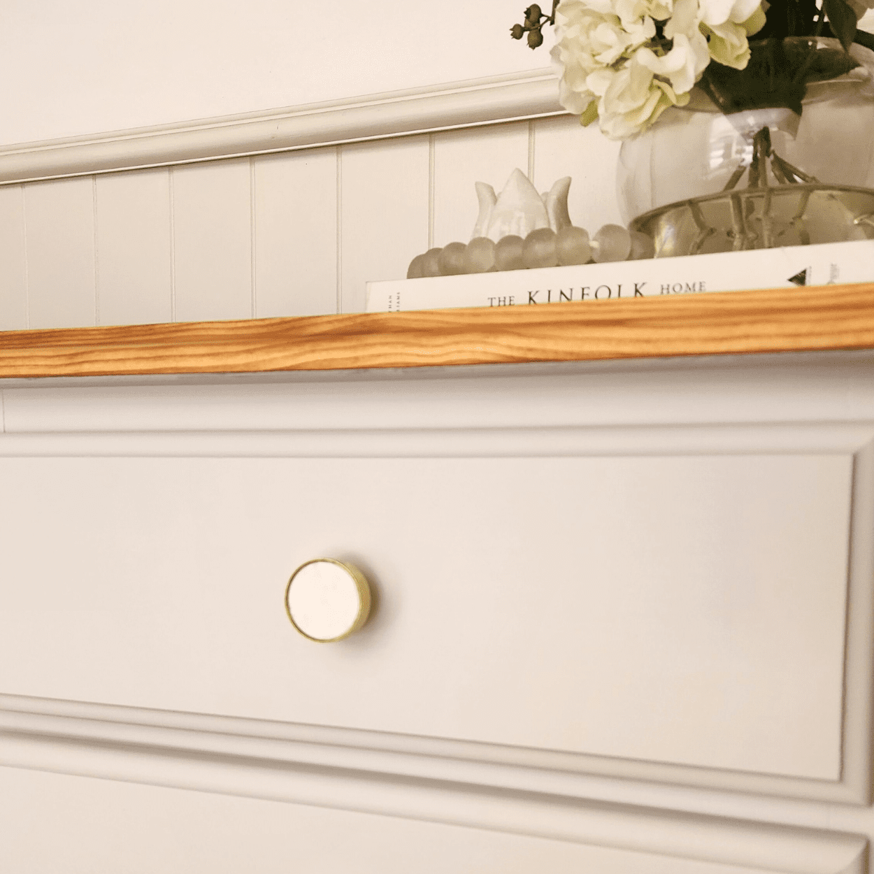 White Marble Decorative Knob with modern decor